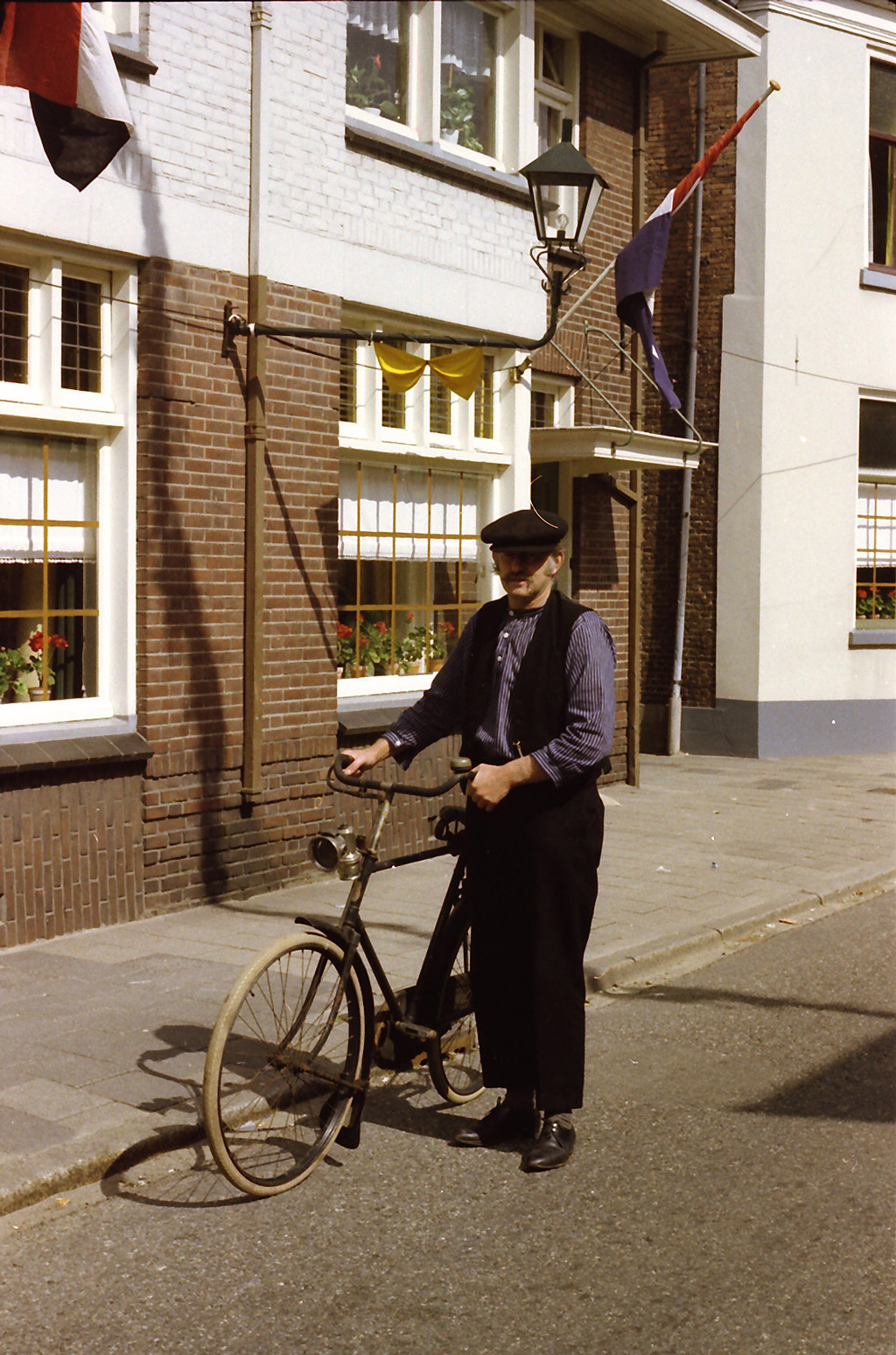 1975 • Schoolfeest divers jubileumjaar