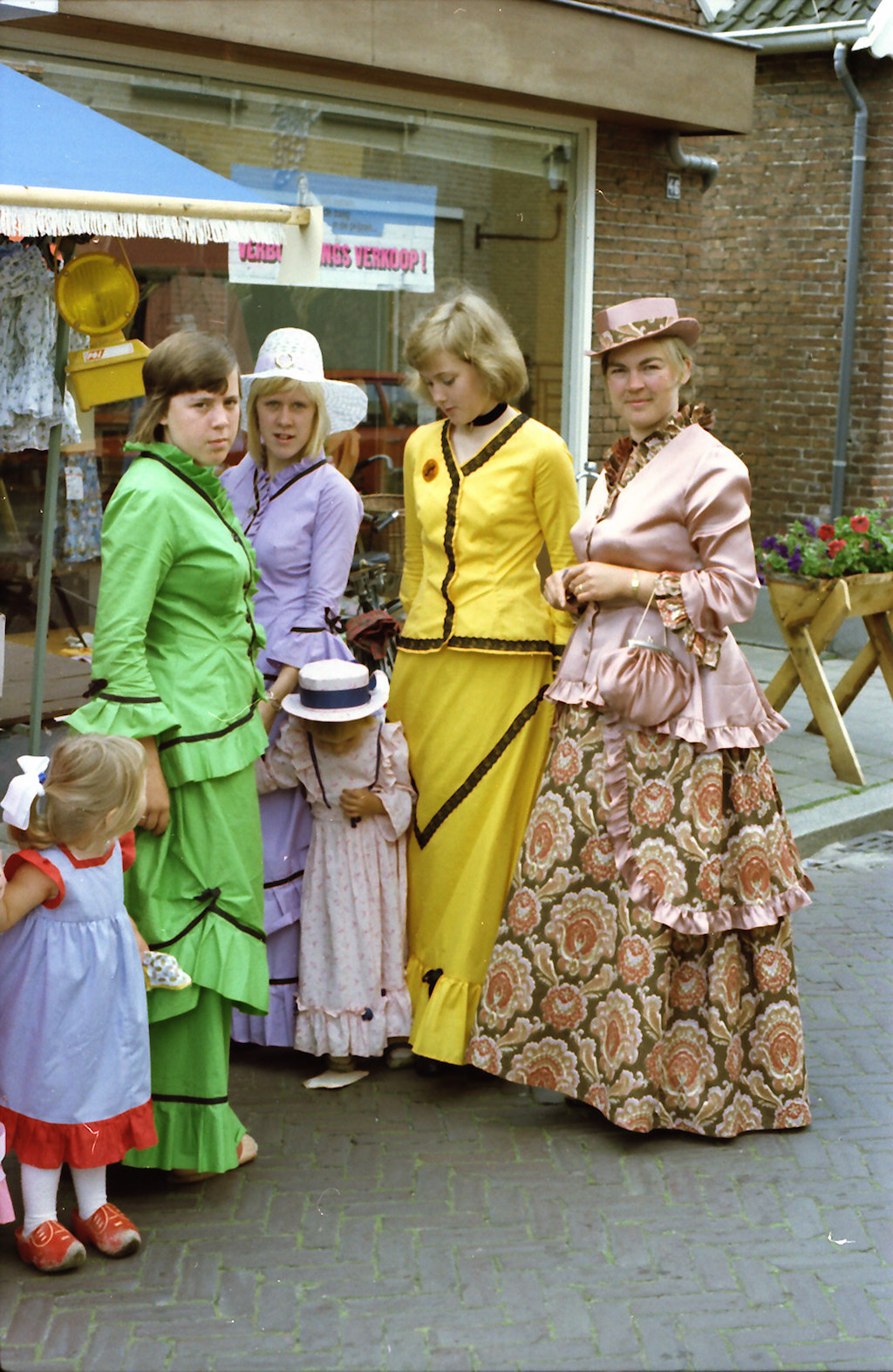 1975 • Schoolfeest divers jubileumjaar