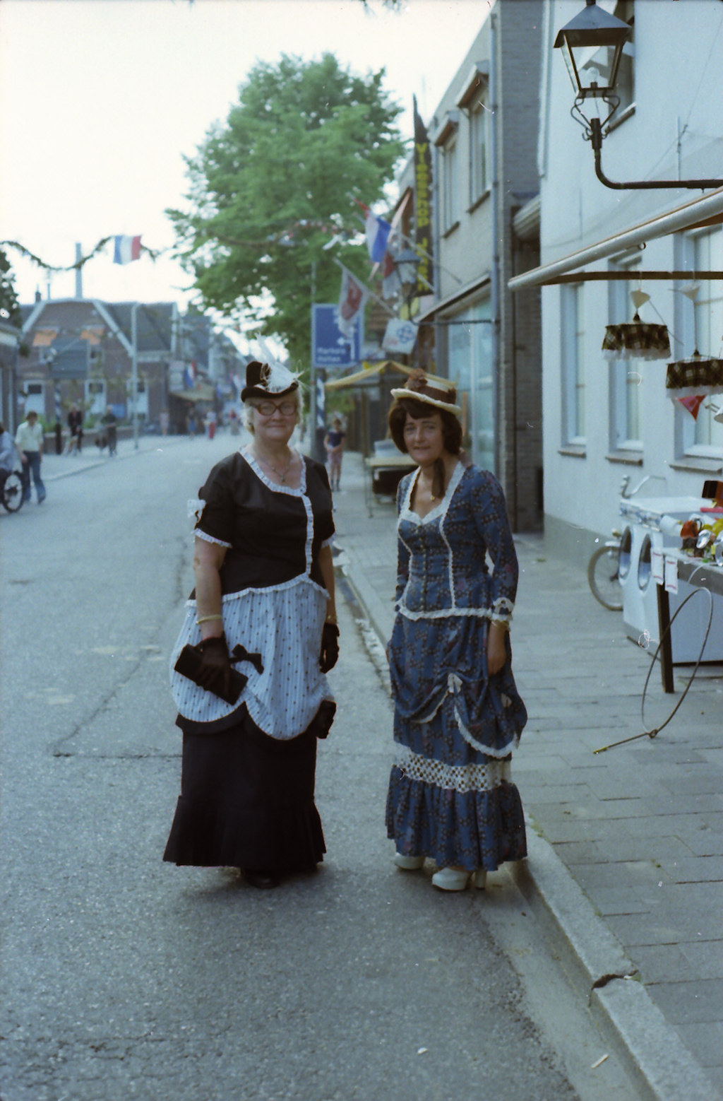 1975 • Schoolfeest divers jubileumjaar