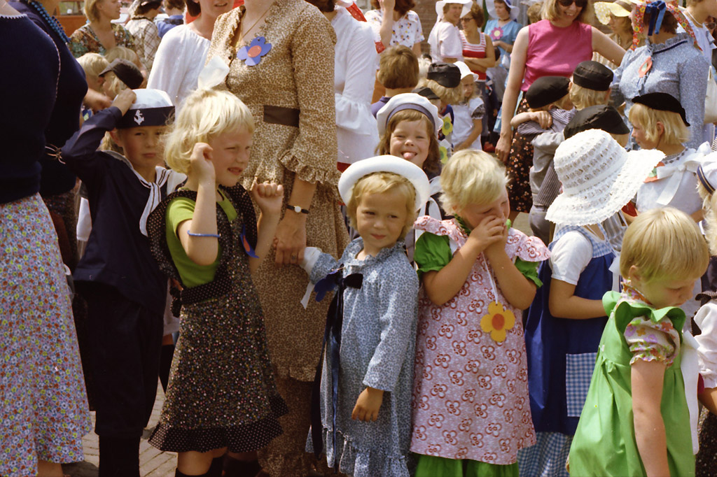 1975 • Schoolfeest divers jubileumjaar