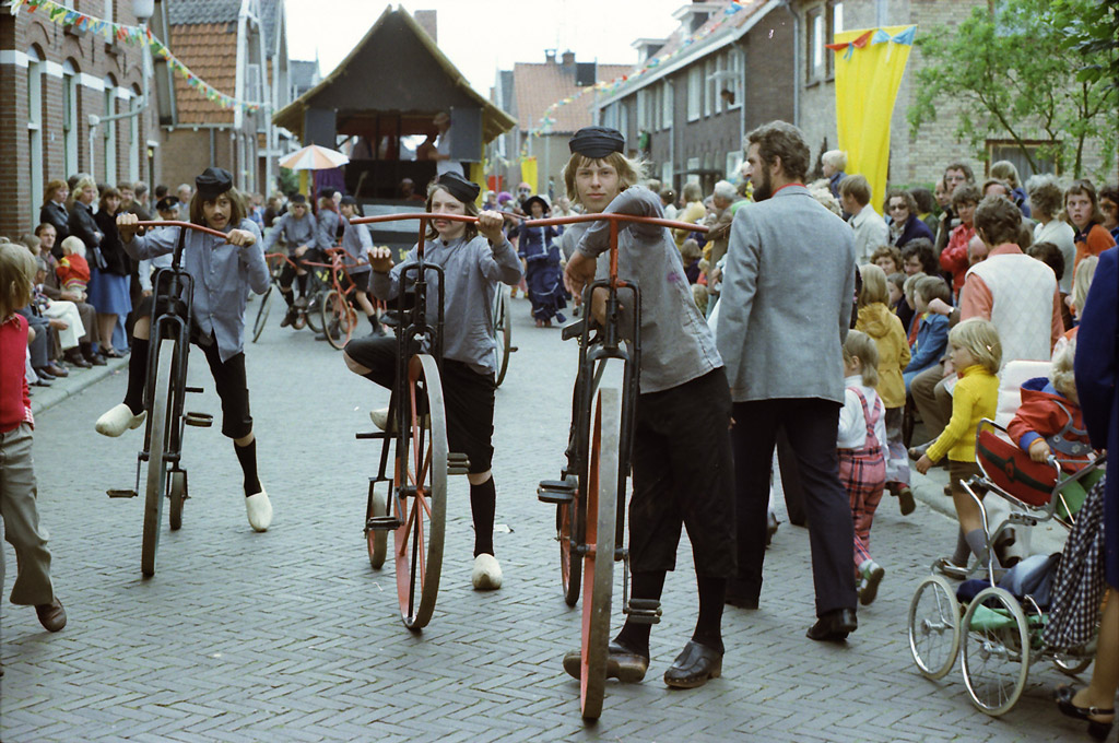 1975 • Schoolfeest divers jubileumjaar