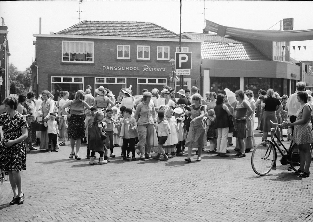 1975 • Schoolfeest divers jubileumjaar